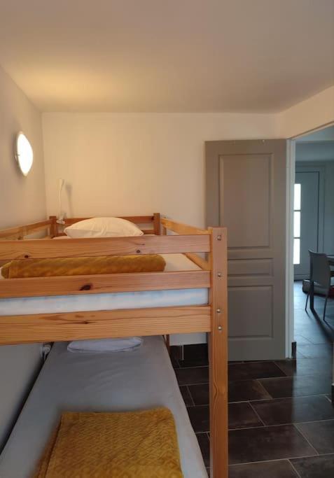 Mas Boucard Ii : Cour Et Parking Prives Apartment